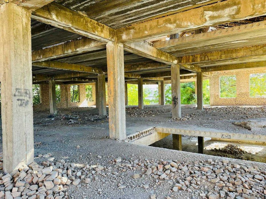 Здание Каркас 2400 м² с территорией 50 соток