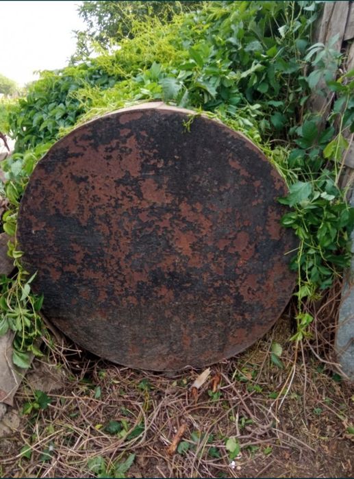 Продам бочку 3 куба, металл толстостенный