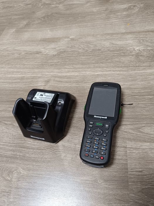 Scanner honeywell dolphin 6500 cu baza