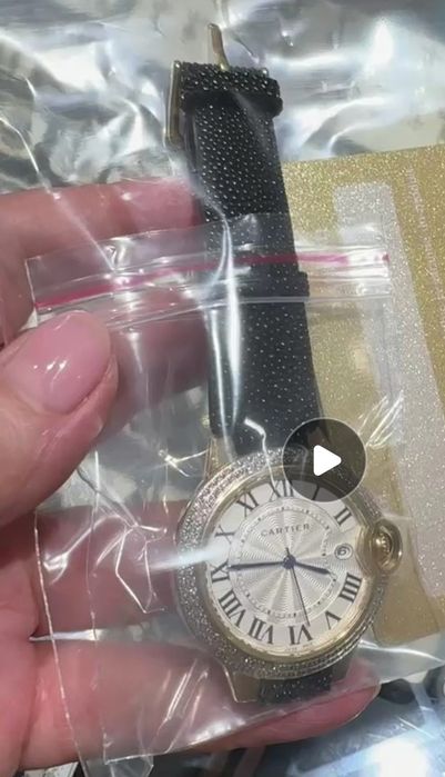 Часы женские золотые