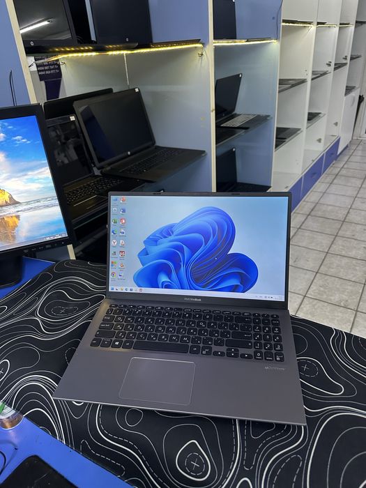 Asus Ryzen 3-3200 ОЗУ-8ГБ ССД-256 в хорошем состоянии