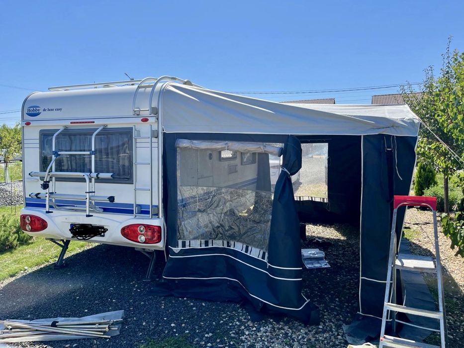 Vand rulota Hobby 400 BK( AC, mover, cort)