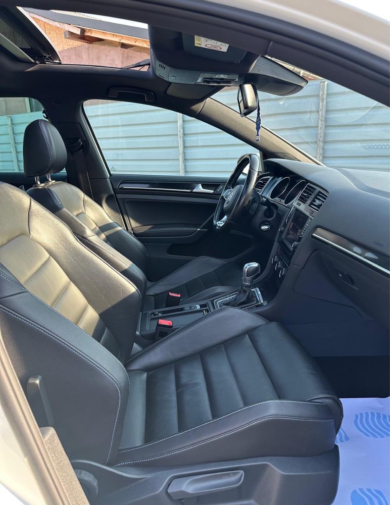 Volkswagen Golf VII GTE 2015