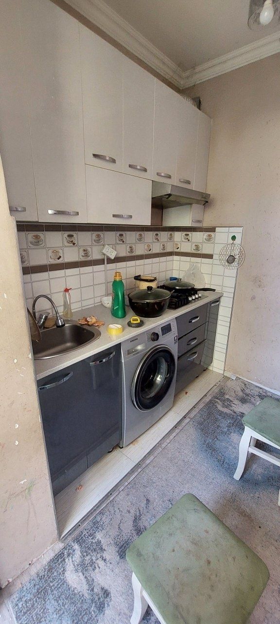 Продам акриловую кухонный гарнитур