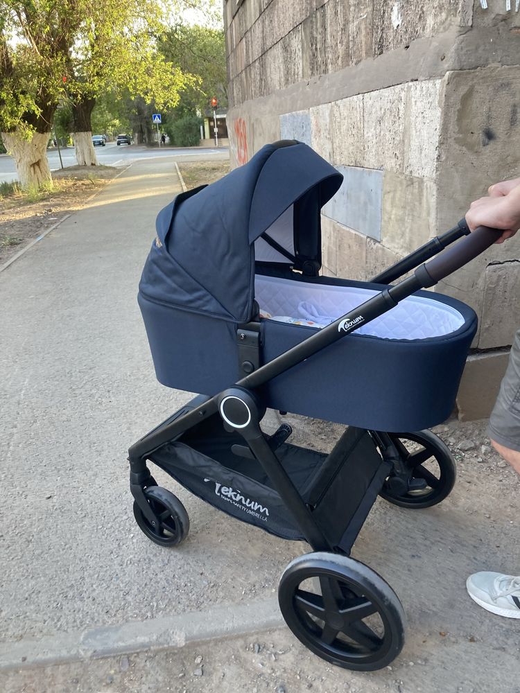 Продаетс коляска 2в 1 Teknum