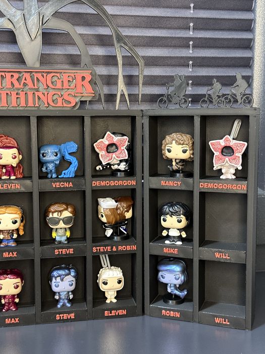 Большой стеллаж Очень странные дела киндер джой