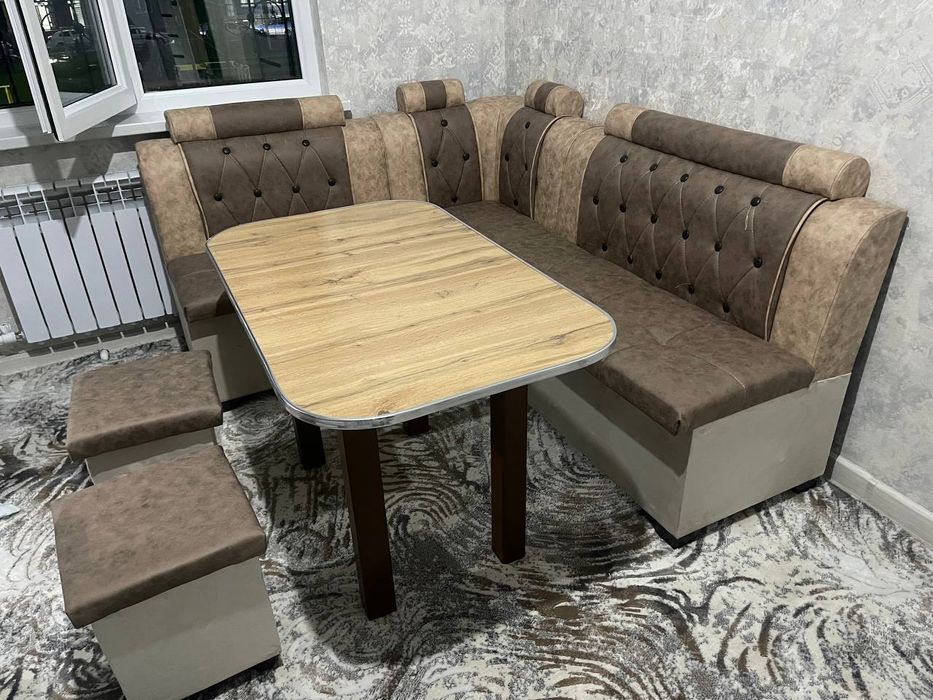 Кухонные уголки размер побольше