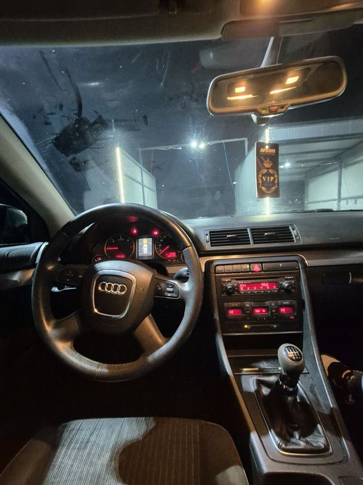 Vând Audi A4 2.0