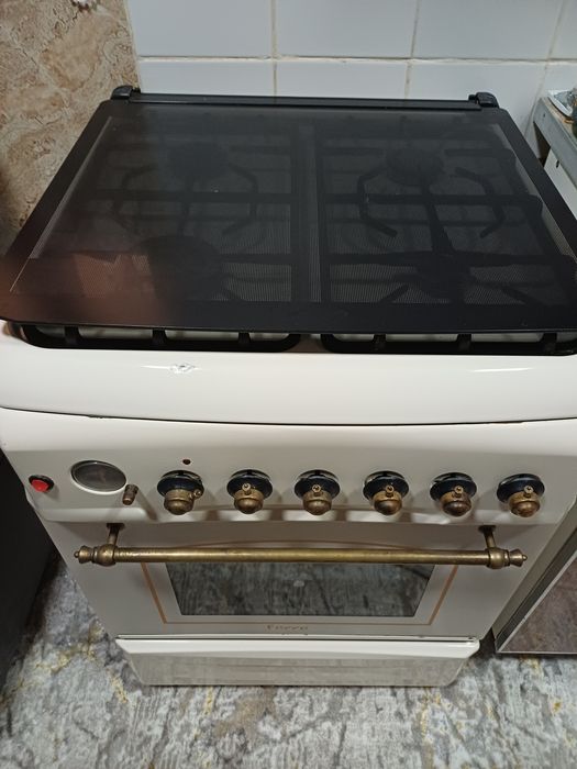 Продаётся газовая плита Ferre.в отличном состояние