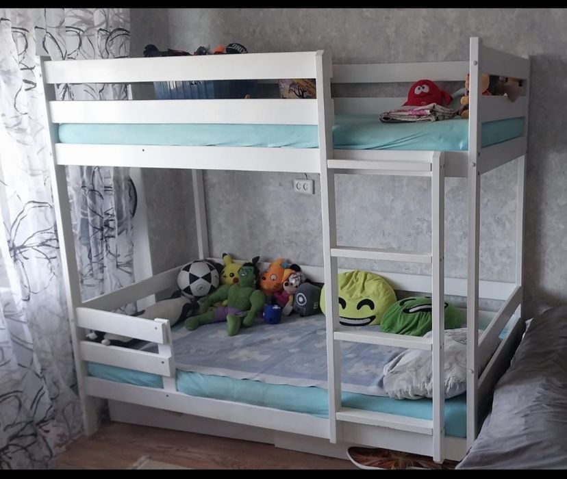 Продам двухъярусную кровать