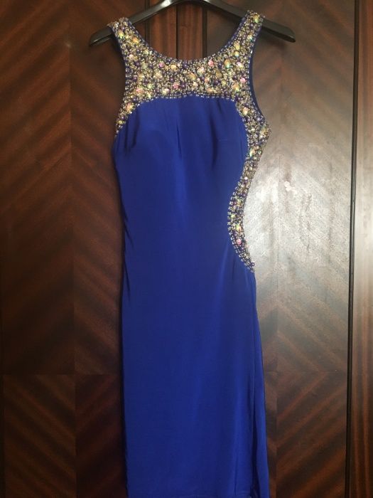 Официална рокля