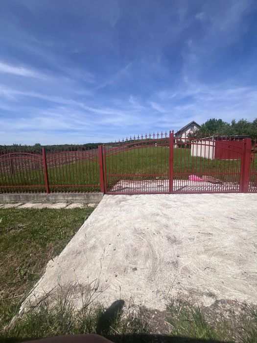 TEREN de vânzare ideal pentru construcții de case și duplex