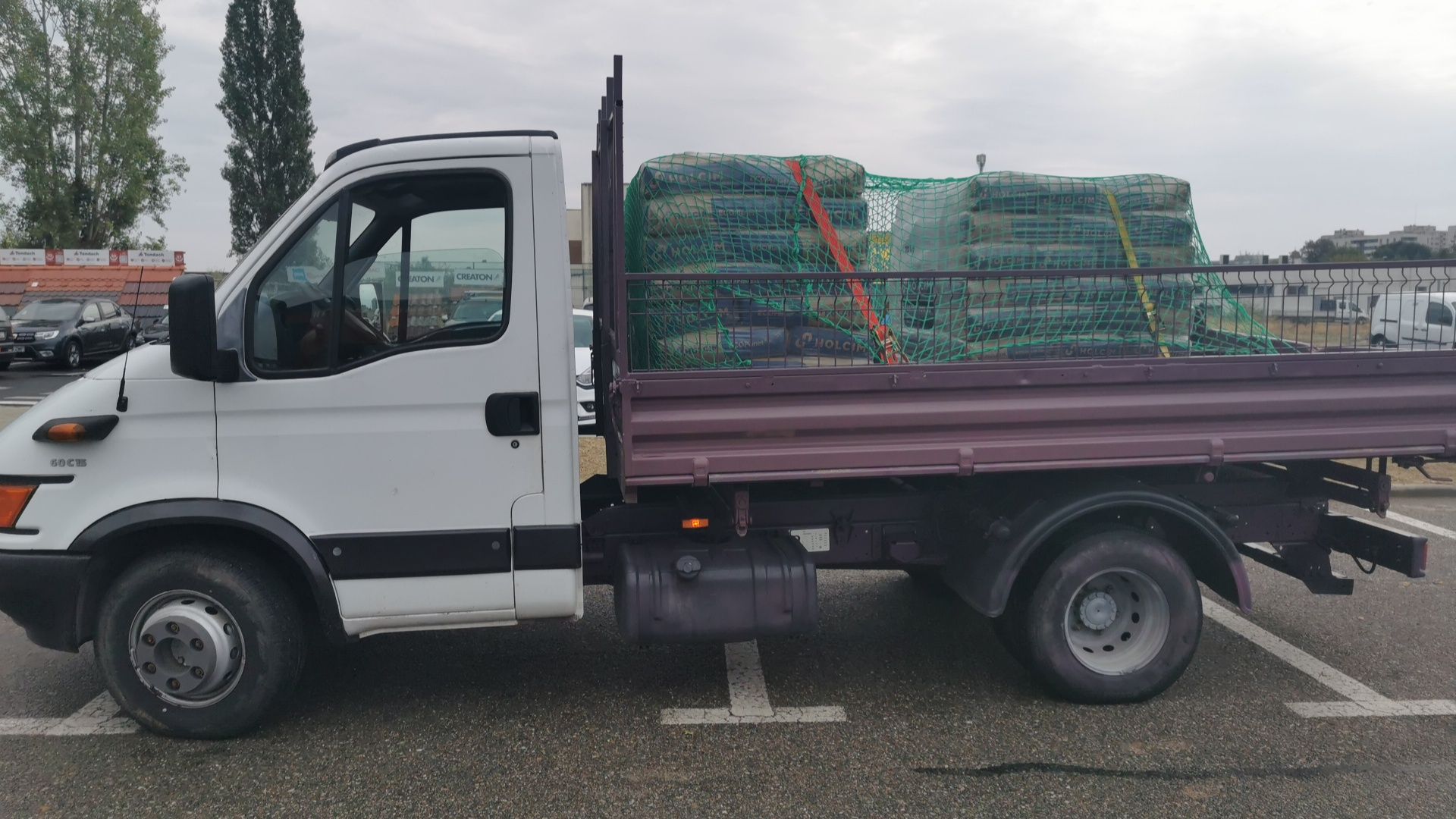 Transport materiale construcții nisip pietriș mărgăritar piatra și bet