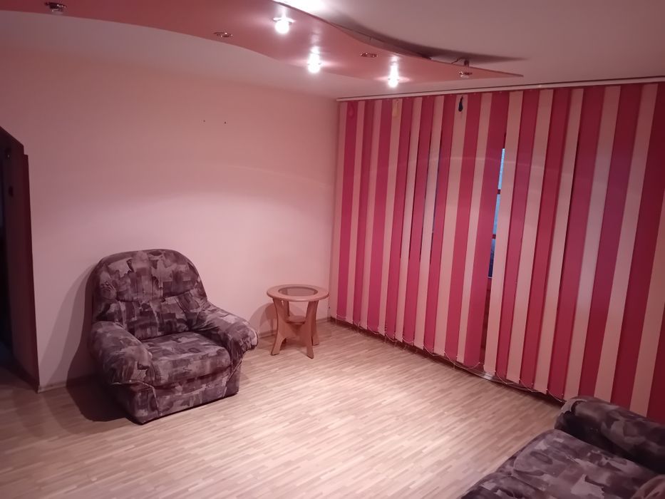 ÎNCHIRIEZ Apartament  2 camere