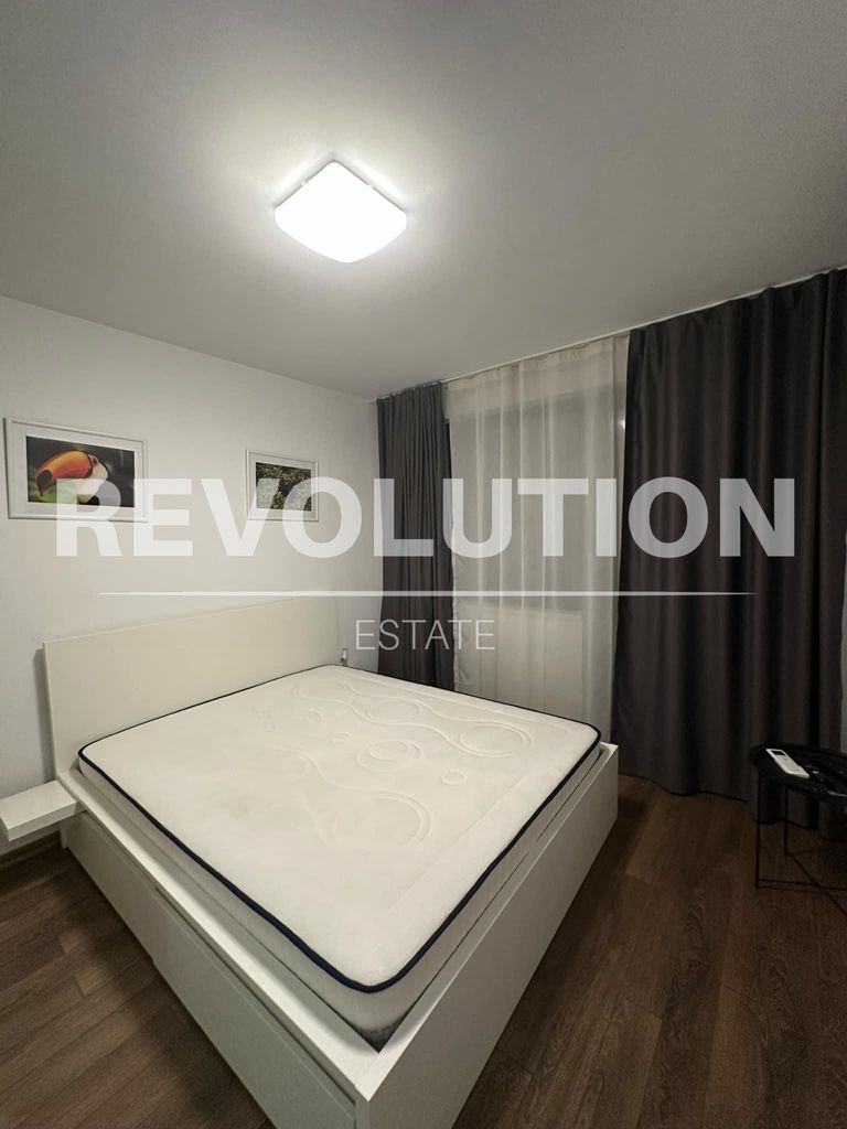 Дава се под наем Тристаен апартамент в Пловдив, Център - 115 кв.м за 1000 € - Снимка #4