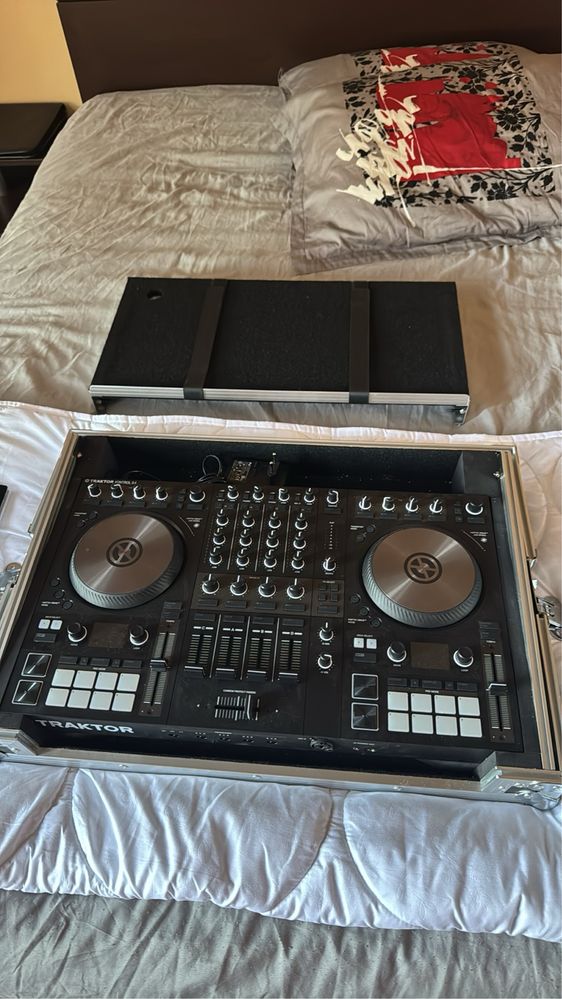 Traktor Kontrol S4 MK3