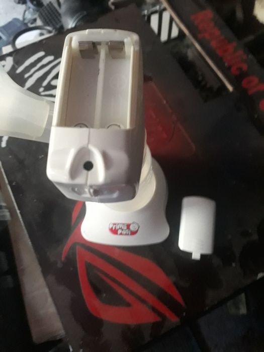 Pompa săn pe bateri si alimentator