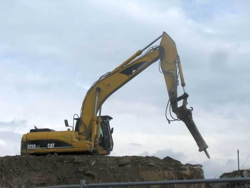 Inchiriez excavator - Excavatoare - Freza asfalt - Premium Utilaje