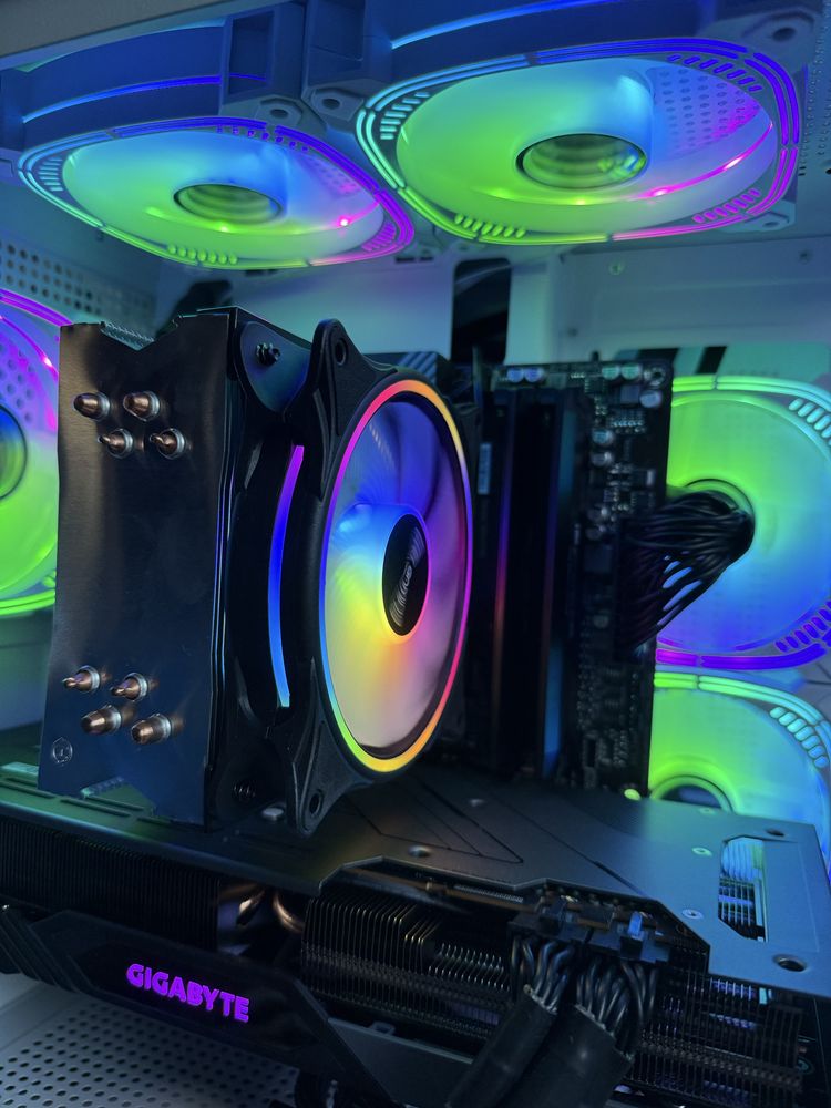 Setup Gaming RGB RX7800 XT R5 7600x 32gb + Monitor