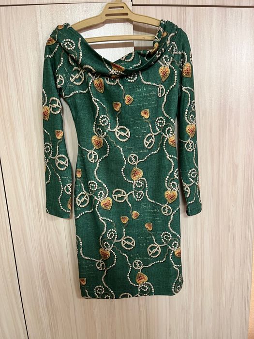 Рокля Алеса чисто нова