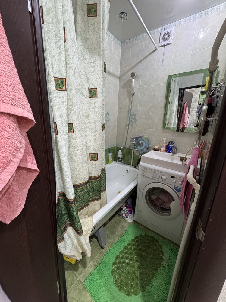 Продам 2 ком, 6 мкр, распошонка, 2 этаж, 10,5 млн!!!