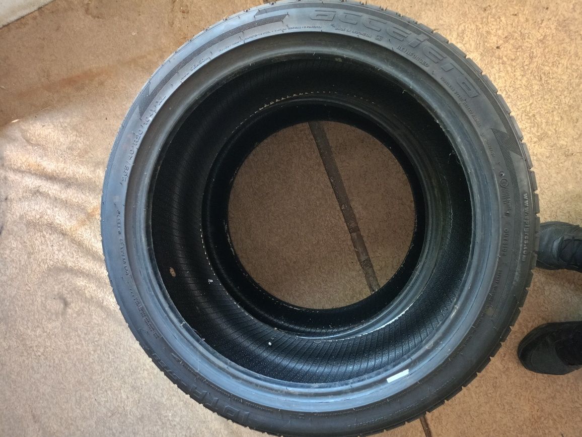 Продавам 2 бр. гуми 265/40 R20