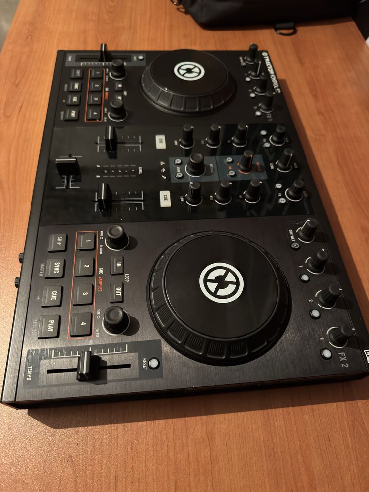 * DJ Пулт - TRAKTOR S2 MK 1 *
