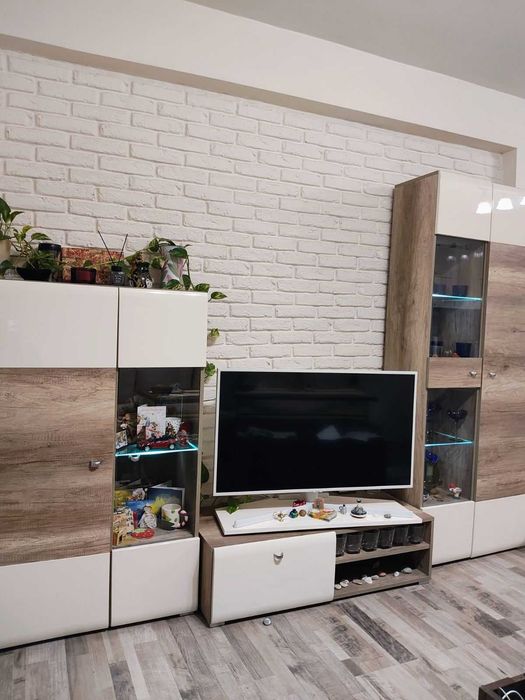 Продавам холна секция с осветление