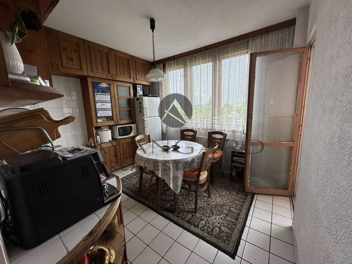 Продава се Тристаен апартамент в Пловдив, Център - 92 кв.м за 1631 €/кв.м - Снимка #5