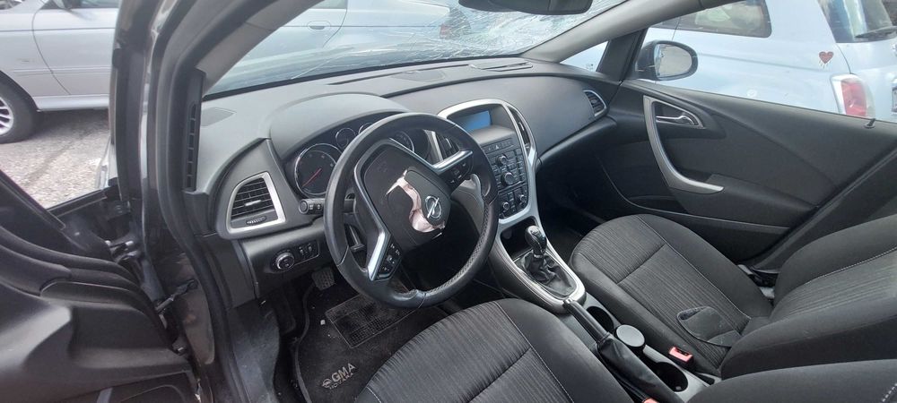 Opel Astra 1,7 CTDI, Опел Астра J на части!
Април 2010, Комби