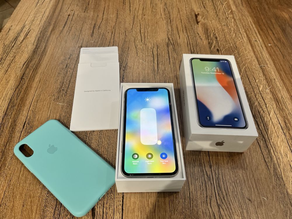 Продается iPhone X 256