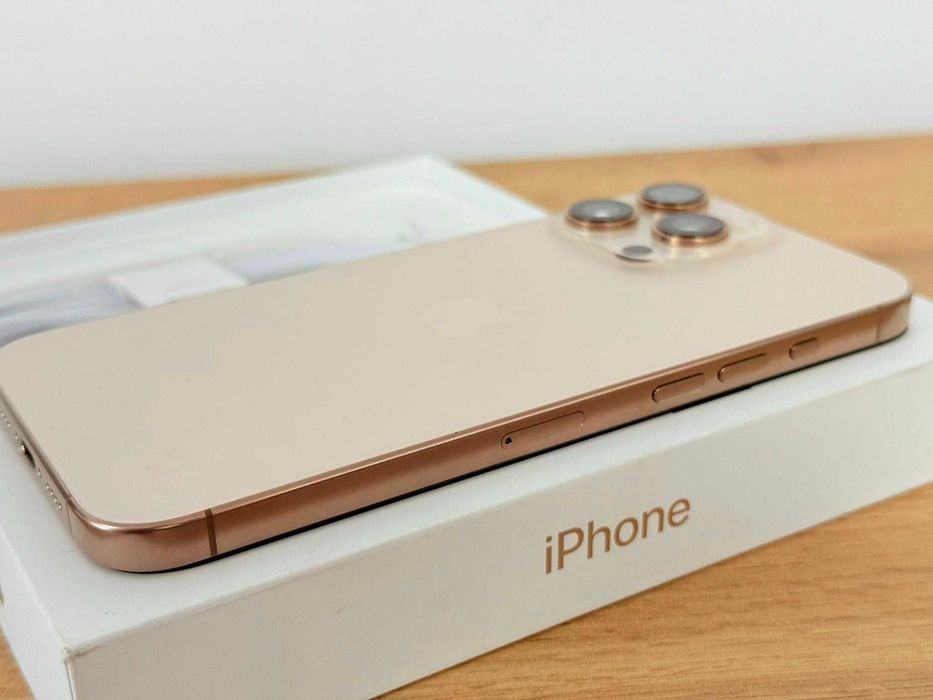 iPhone 16 Pro Max 53 зареждания перфектен!!!
