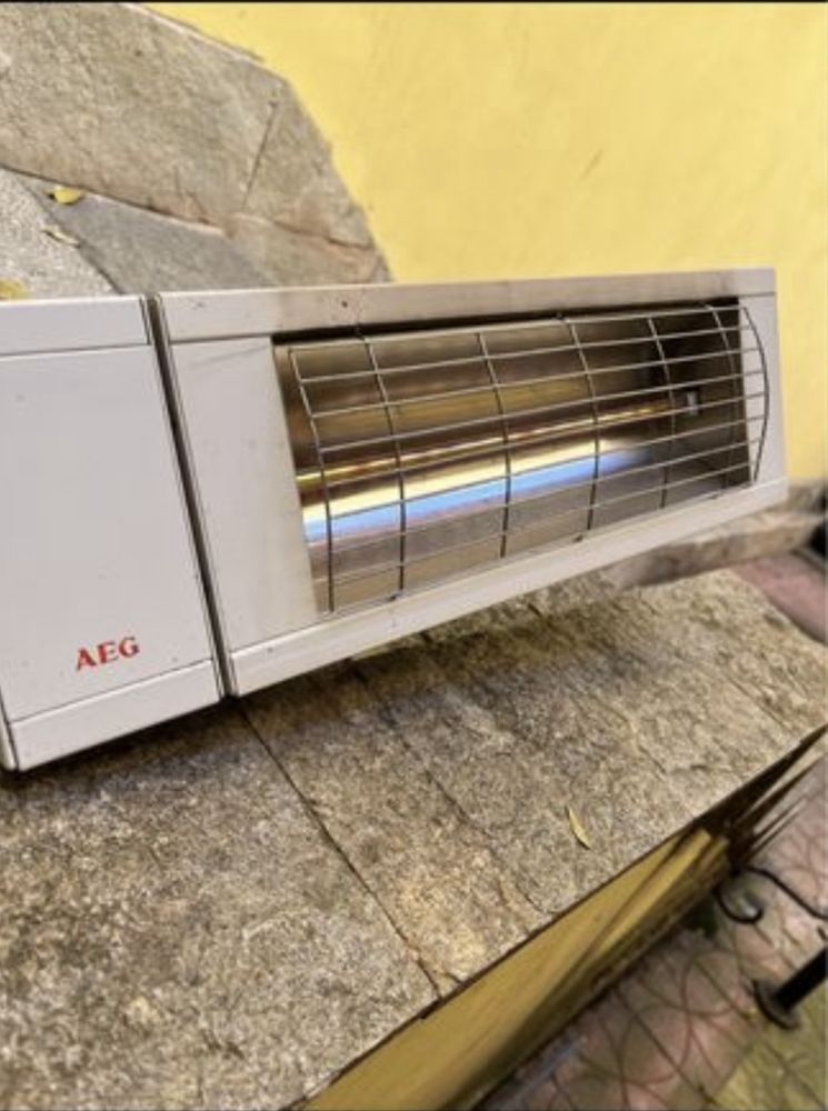 Кварцова печка AEG