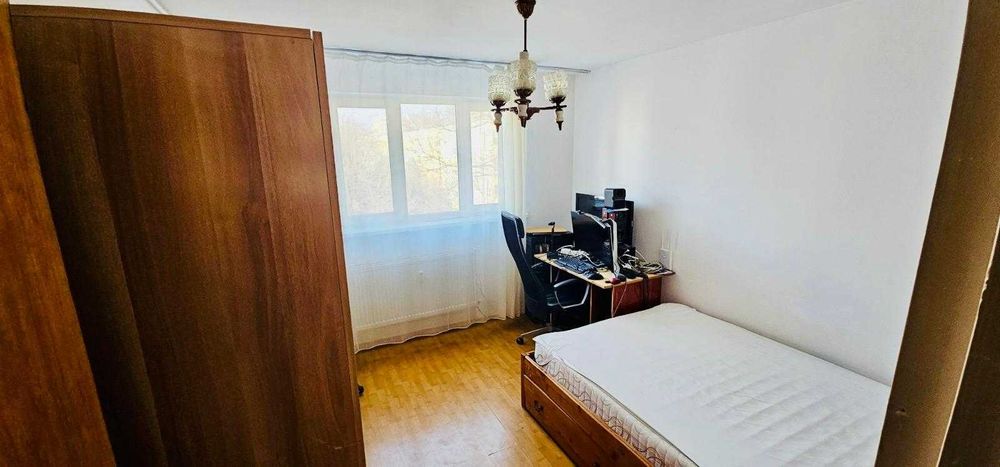 Apartament 4 camere 86 mp