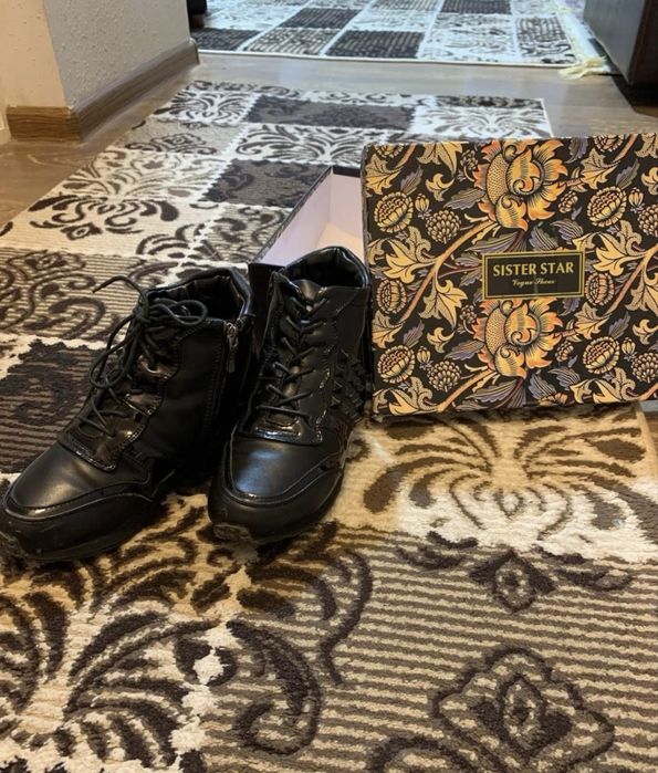 срочно продаются сапоги