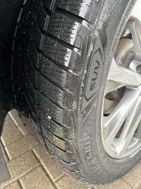 Зимние шины UltraGrip Performance Gen-1 SUV  245/50 R19 (липучки)