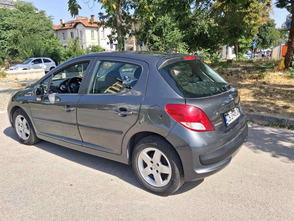 Peugeot модел 207, 2010 година
