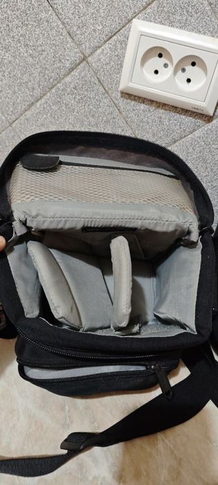 Сумки для фотоаппаратов и видеокамер