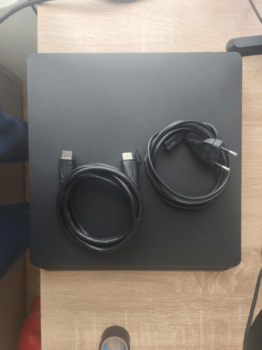 Playstation 4 slim