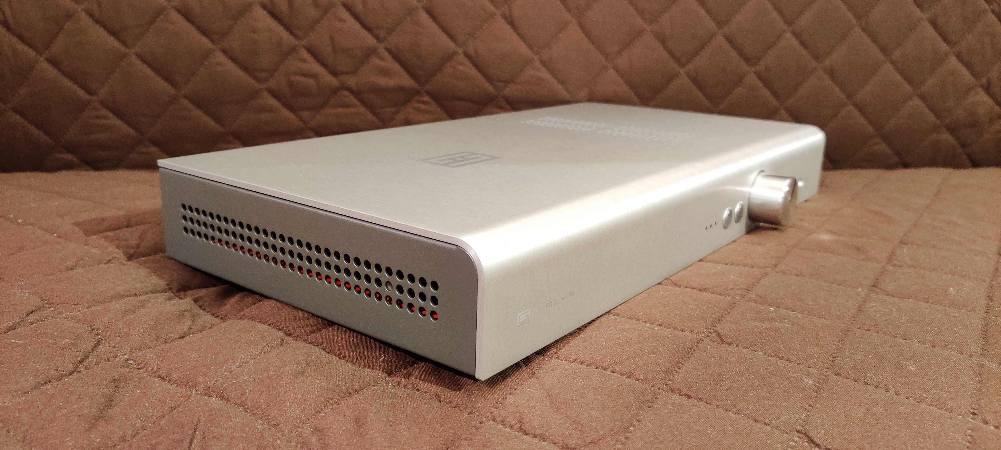 Preamplificator stereo Schiit Freya S, stare perfecta, in garantie