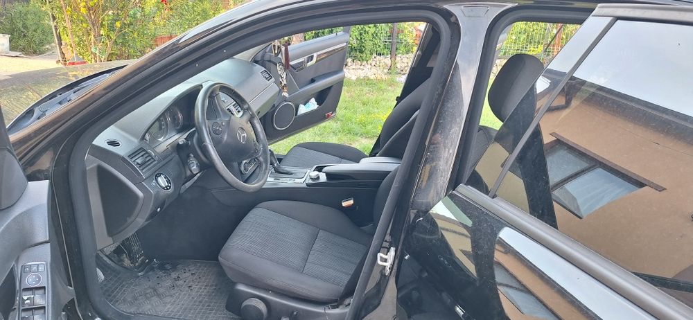 Proprietar vand Mercedes Benz C class 220 W204 2009