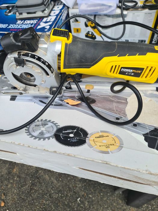 Mini fierastrau circular Power Plus