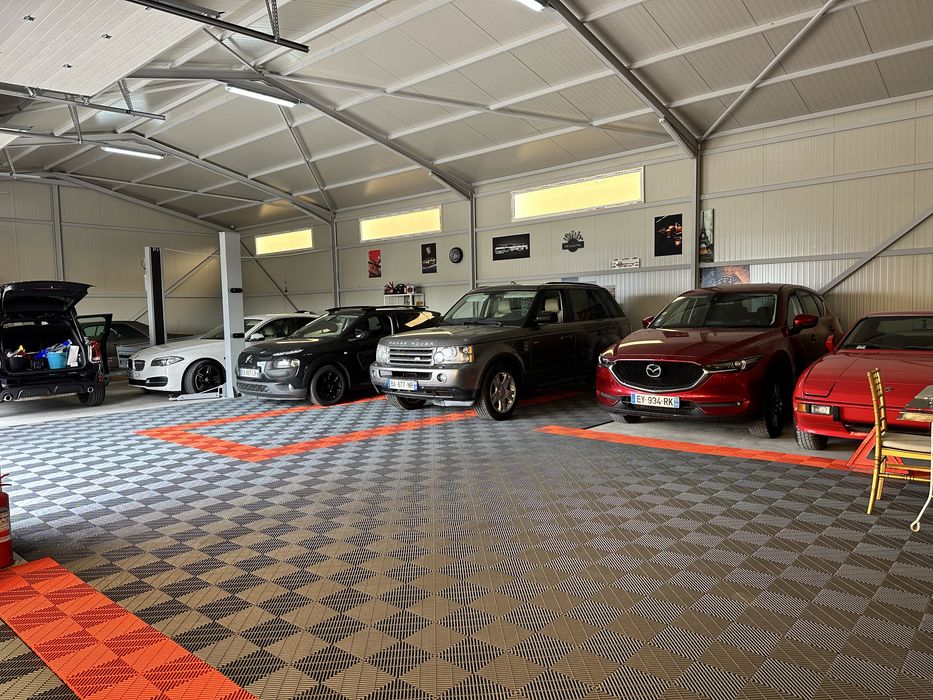 Hală Auto Service  dotată cu Elevator Nou Truse chei DN56