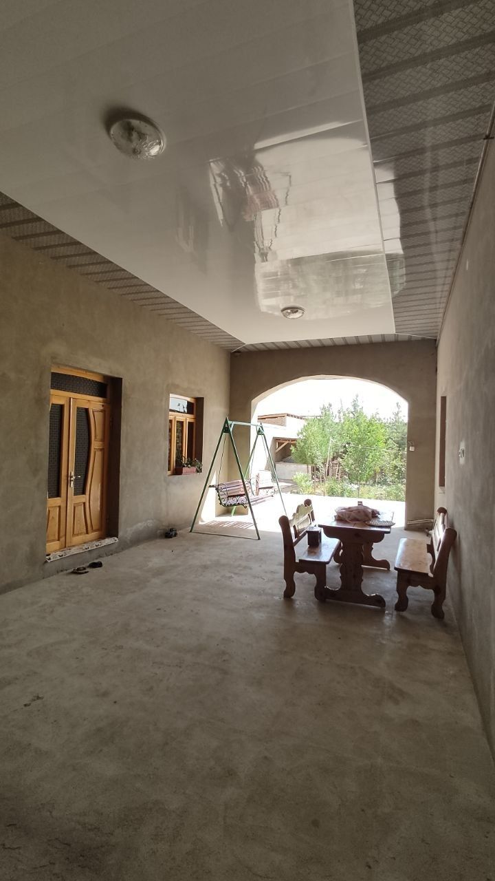 600m² maydonlik hovli uy sotiladi