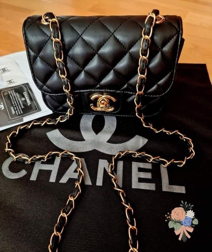 Geanta mini Chanel 22/17cm , logo metalic, saculet, etichetă