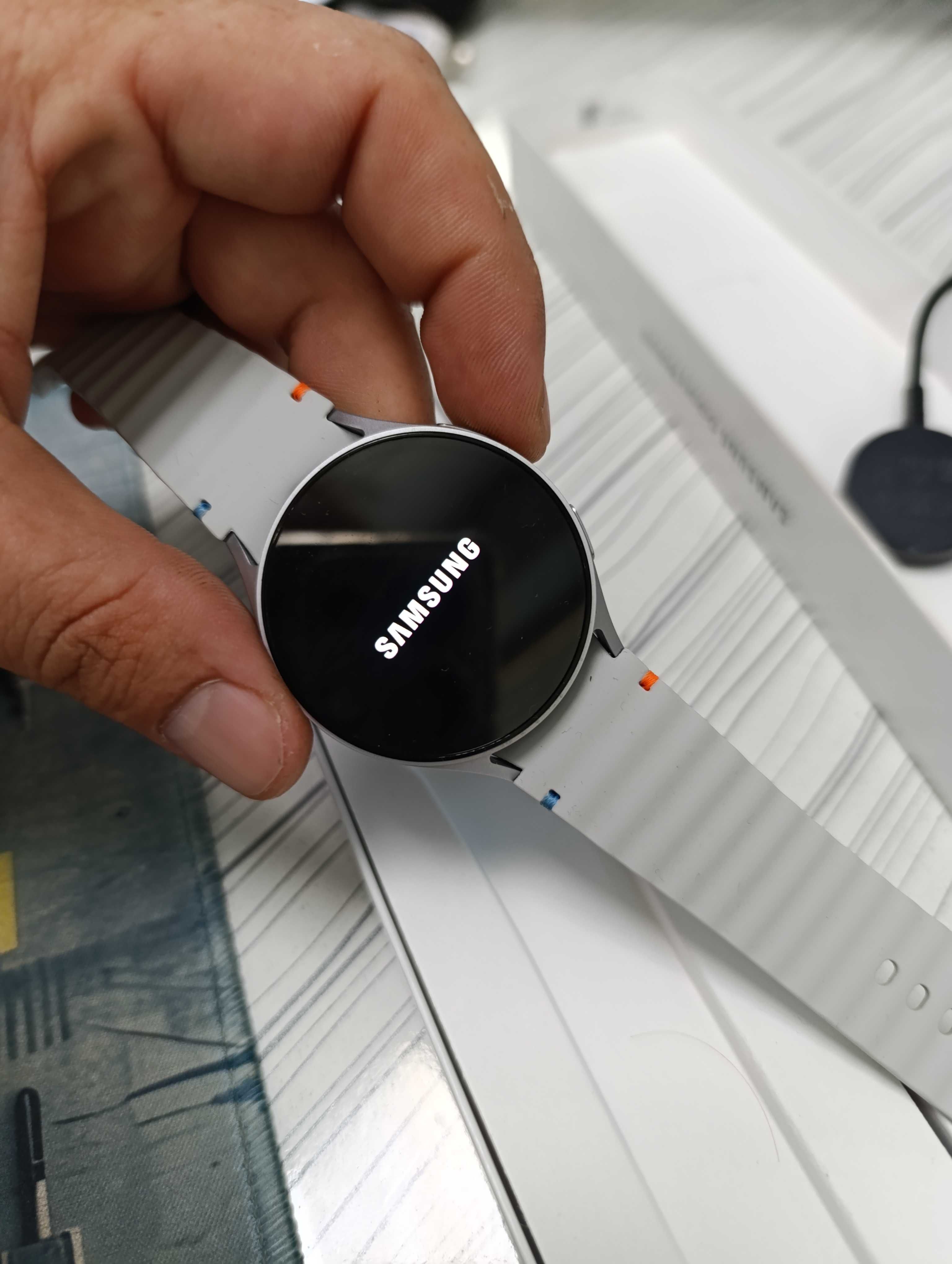 Смарт часовник Galaxy Watch 7