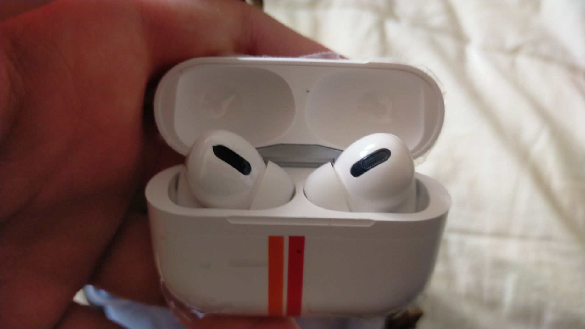 Наушники Airpods pro