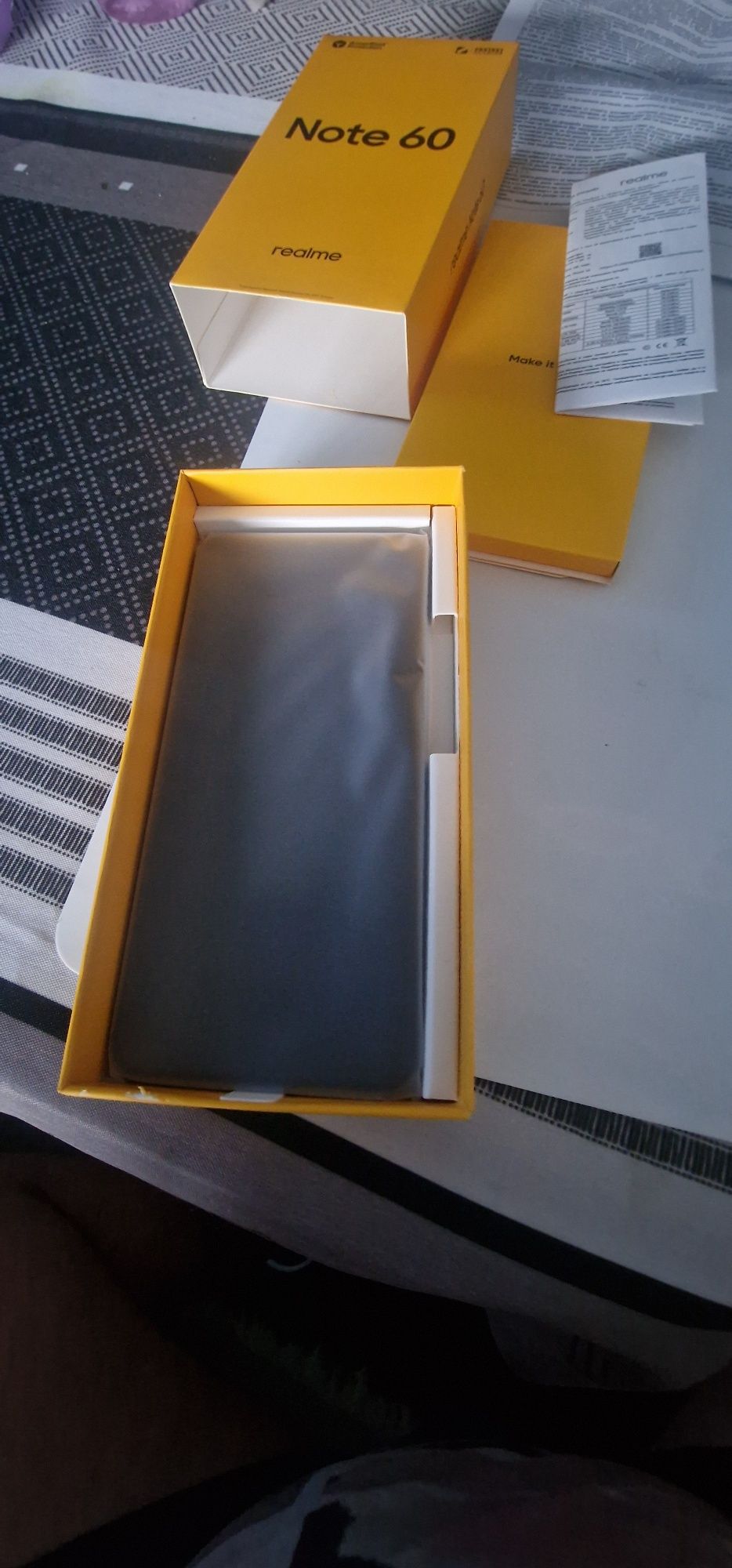 Продавам Realmi Note 60