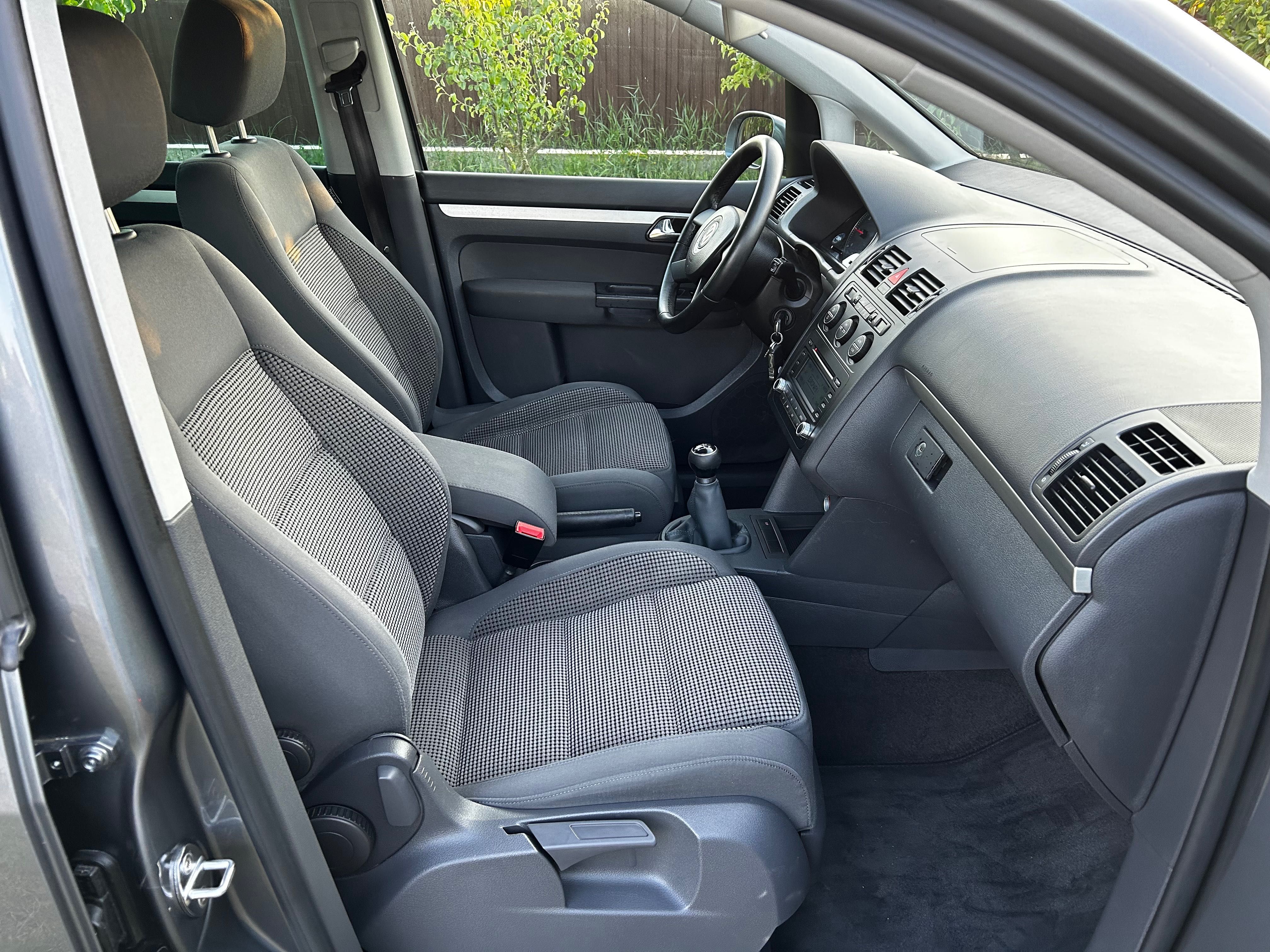 VW Touran 2.0 TDI/ 140 CP> BKD> An Fabr 2006>7 Locuri>Import Germania