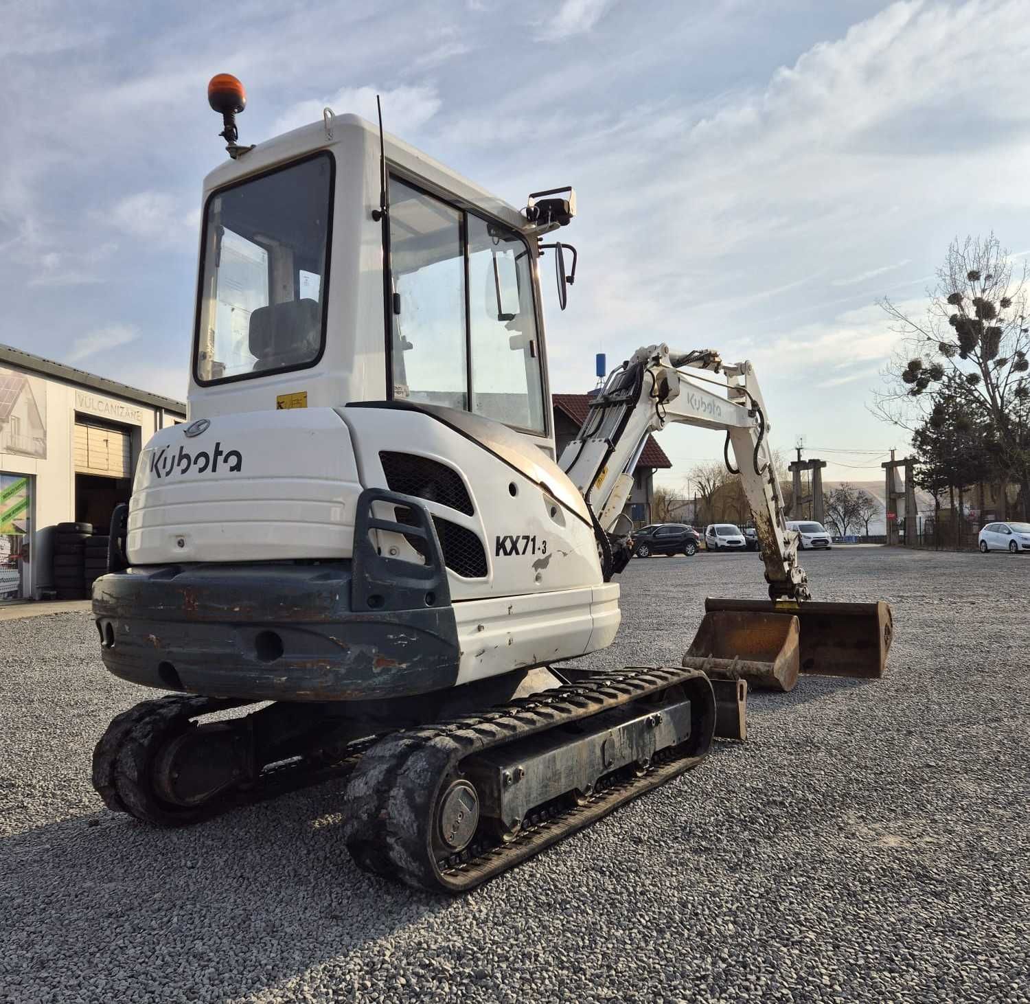 Miniexcavator Kubota KX71-3, 2.8 tone